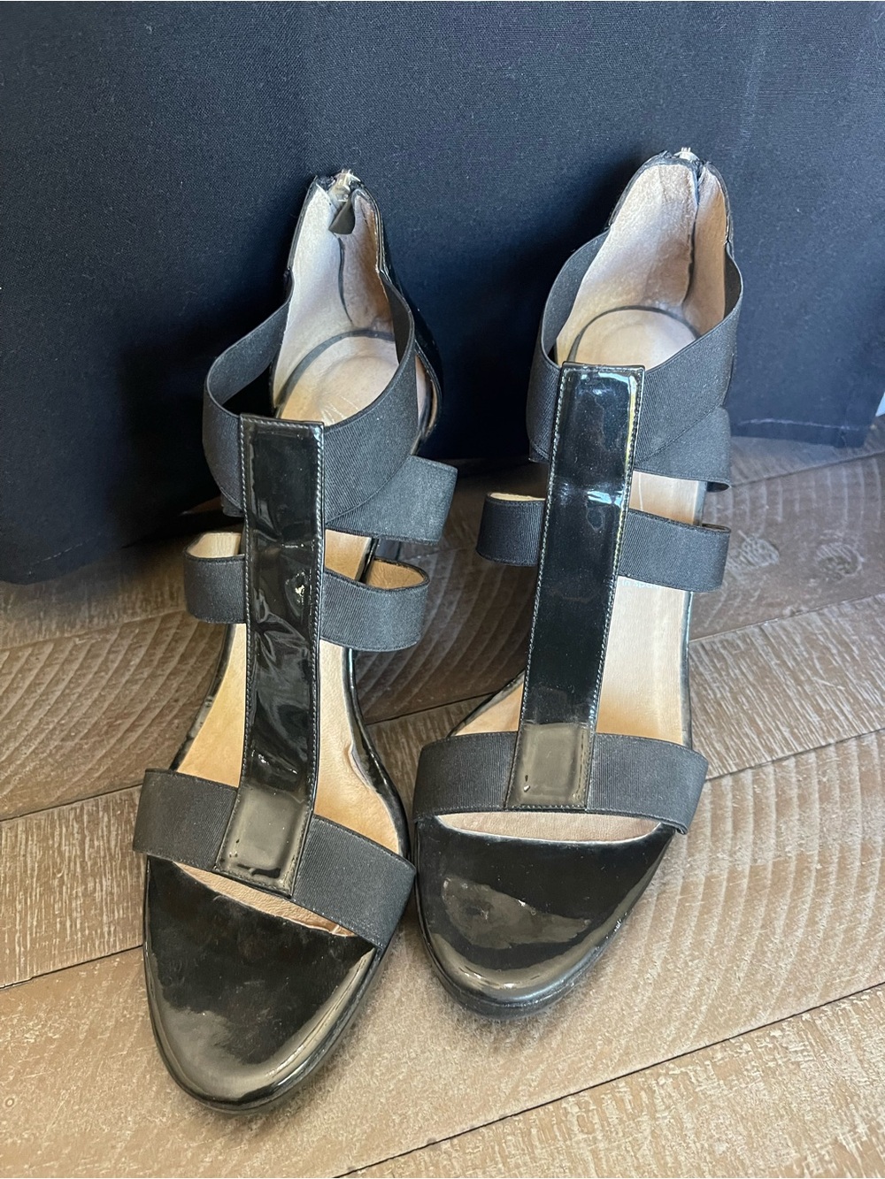 Donald J. Pliner Black Patent & Elastic T-Strap Heeled Sandals